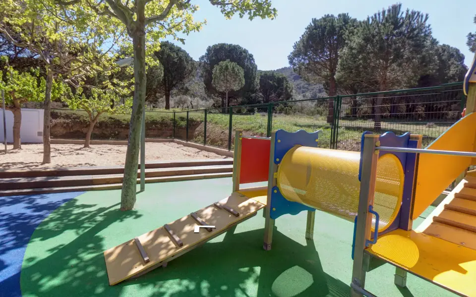 Patio de juegos del Centre Escolar Empordà de Roses